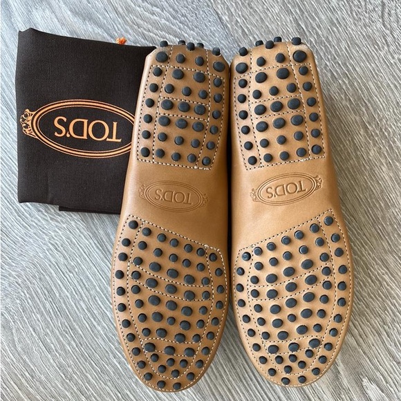 Tod’s Gommino Driving Loafers - like new - Picture 6 of 11
